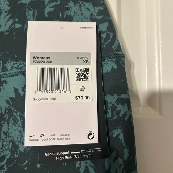 Nike Women's Teal Patterned Leggings - Picture 3 of 4